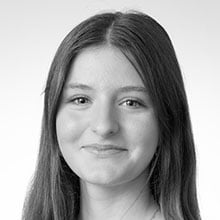 FA6685 Portrait Tobler Flavia 2026-08 sw web quadrat 220x220 px