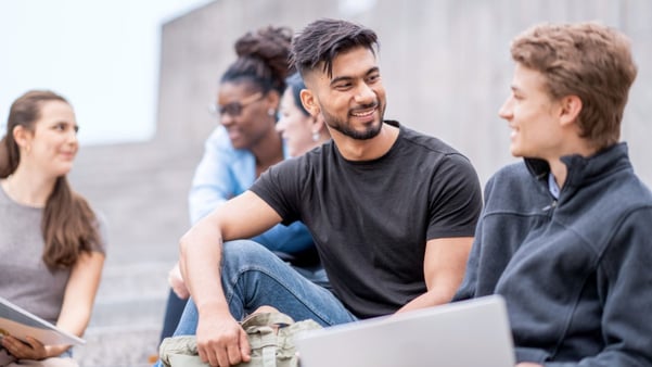 Informationsabende zur BerufsmaturitätKV Basel - Meine Berufsbildung.